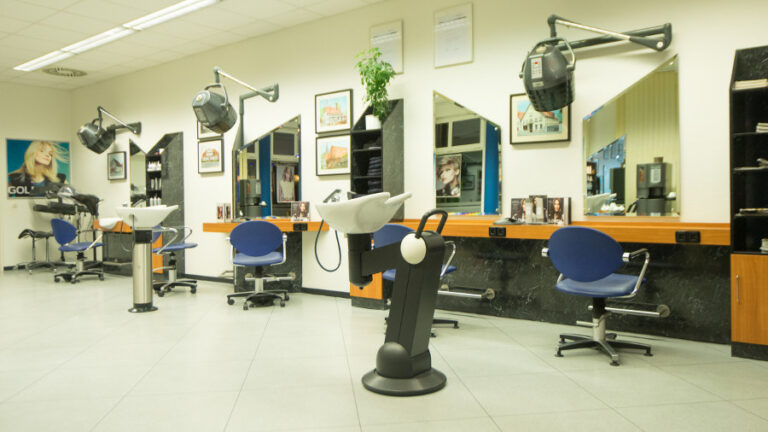 Friseur Horl, Neustadt a. Rbge., Salon