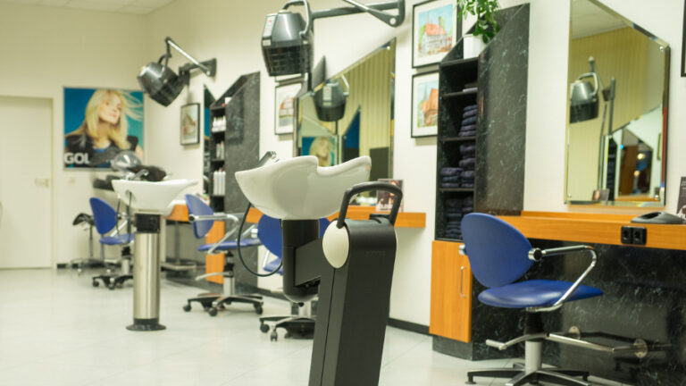 Friseur Horl, Neustadt a. Rbge., Salon